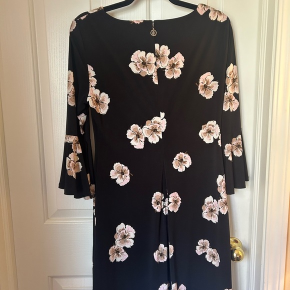 Tommy Hilfiger Black Floral Jersey Bell Sleeve Dress Size 6 - Picture 3 of 9